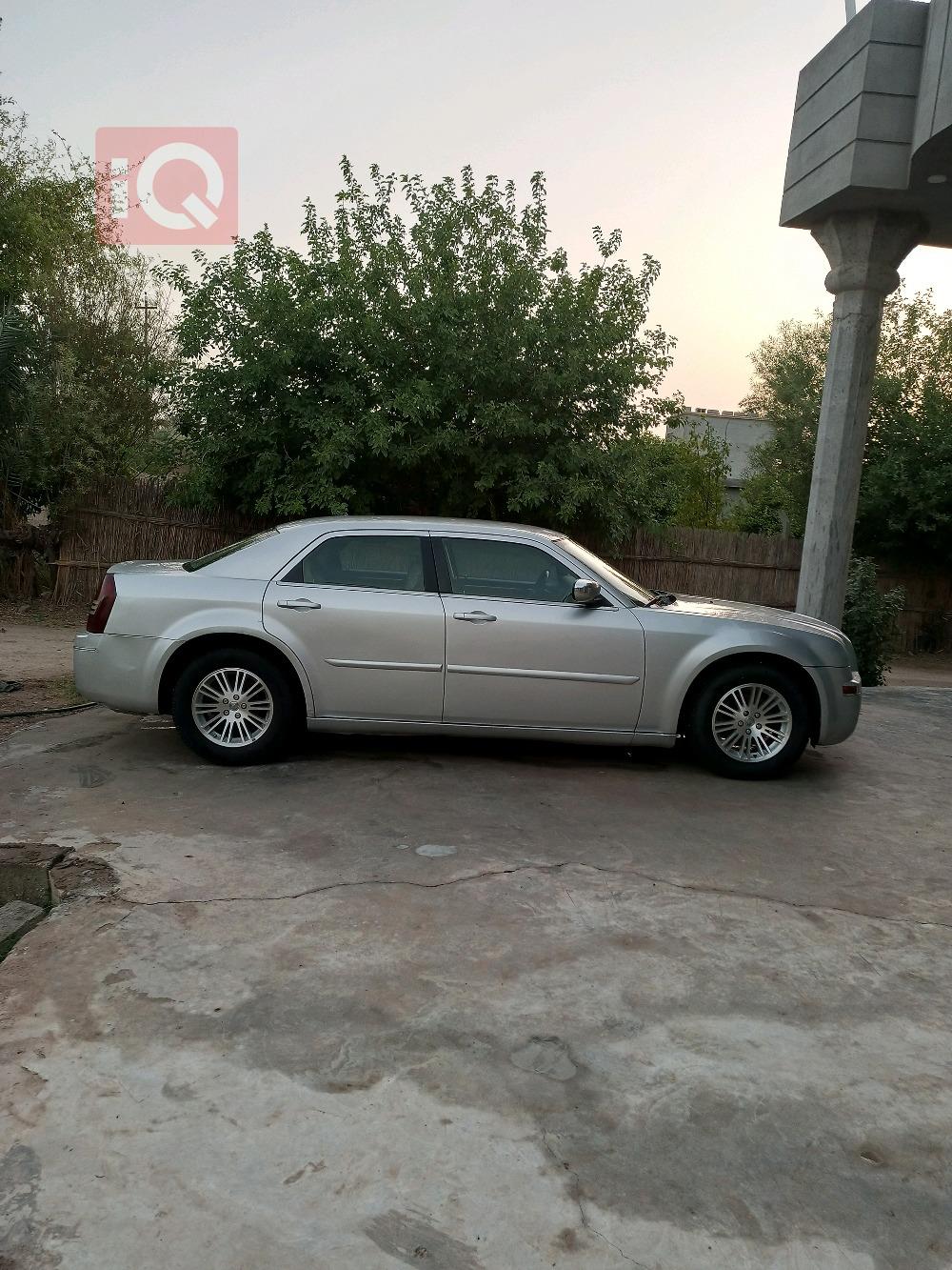 كرايسلر 300